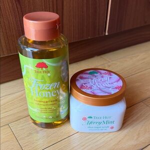 Tree Hut Frozen Honey Gel Wash and Merry Mint Sugar Scrub Set